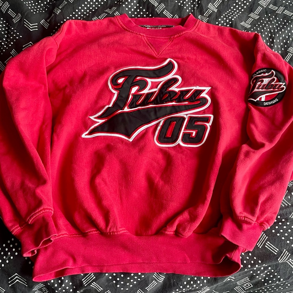Elate 90s/early 2000s Fubu crewneck in deep red - fits XL - in good condition